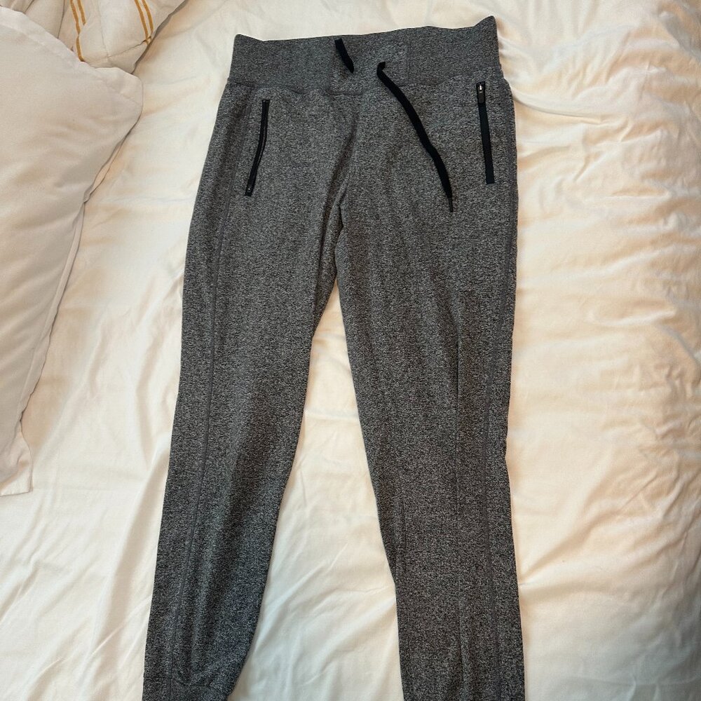 Zella Grey Heather Joggers – Size Medium – Zip Pockets – Great Condition